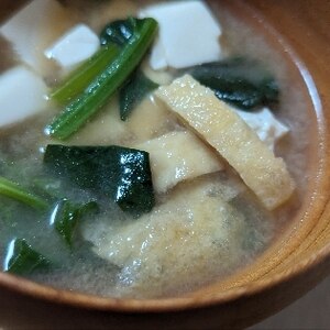 ほうれん草・絹ごし豆腐・油揚げの味噌汁